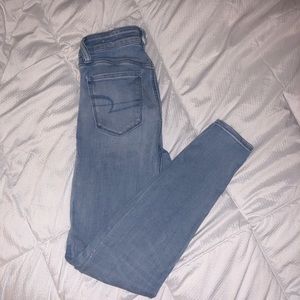 American Eagle light wash skinny jeans